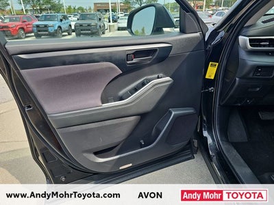 2022 Toyota Highlander LE