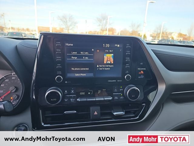 2022 Toyota Highlander LE