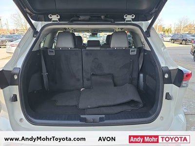 2022 Toyota Highlander LE