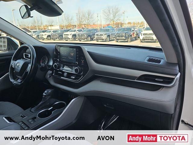 2022 Toyota Highlander LE