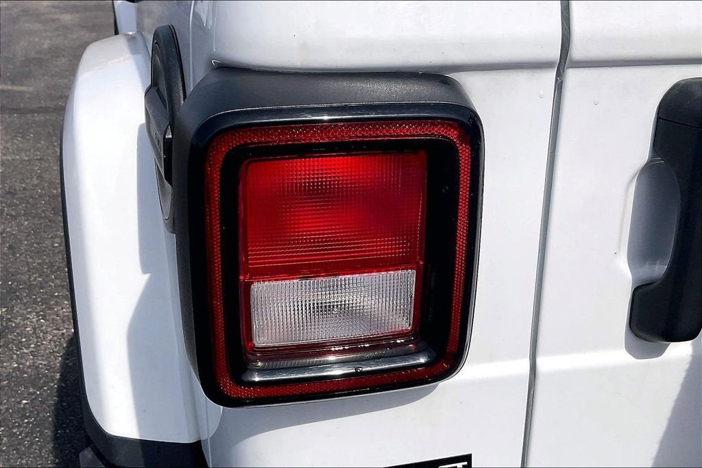 2022 Jeep Wrangler Unlimited Sahara Altitude