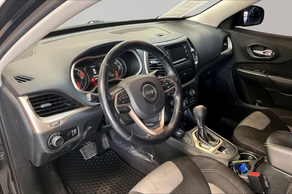 2016 Jeep Cherokee Sport