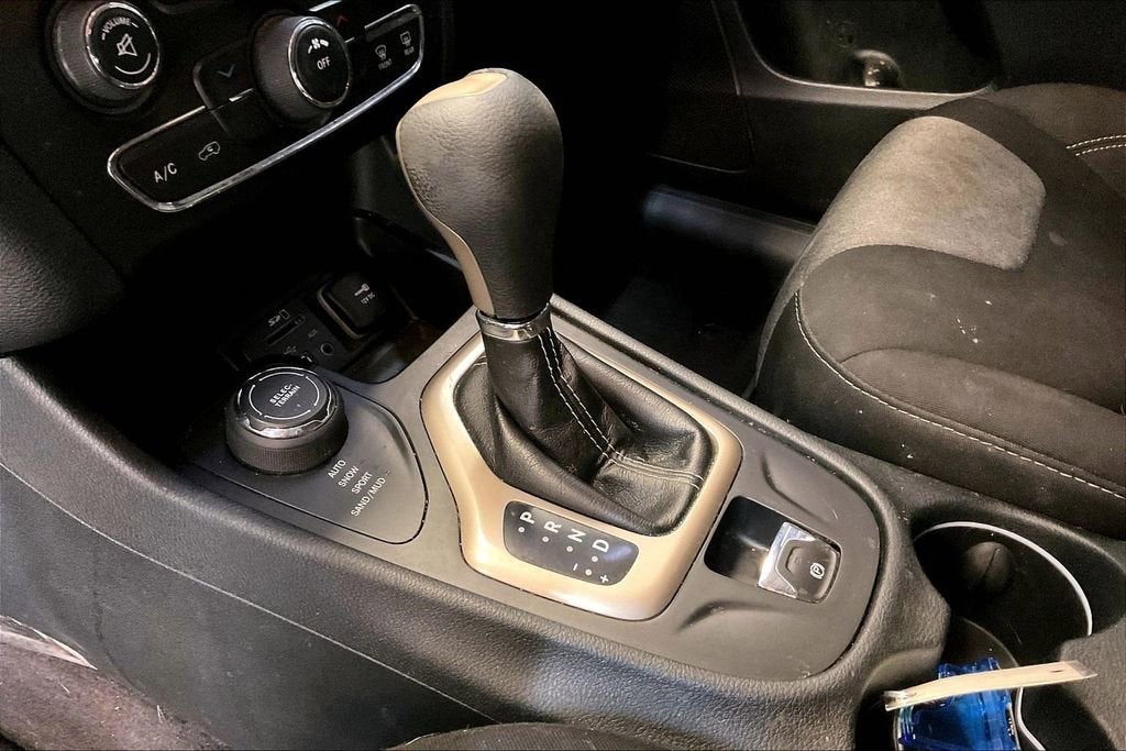 2016 Jeep Cherokee Sport