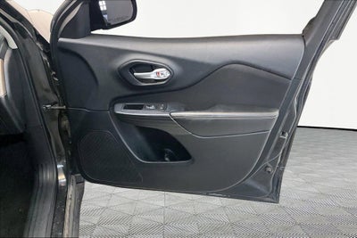 2016 Jeep Cherokee Sport