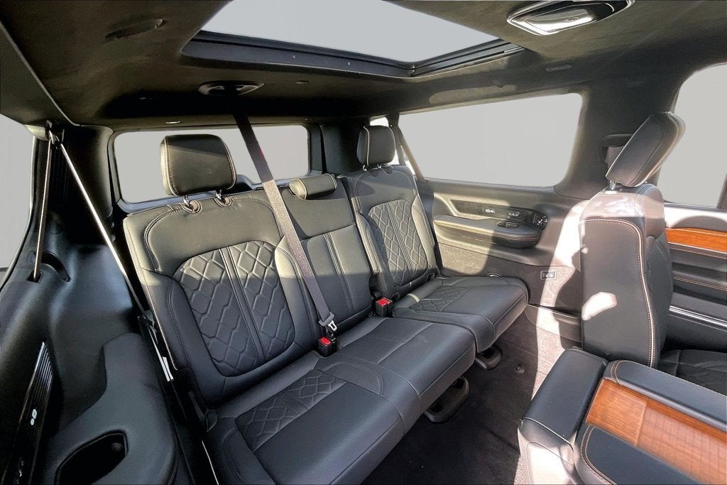 2023 Jeep Grand Wagoneer L Series III