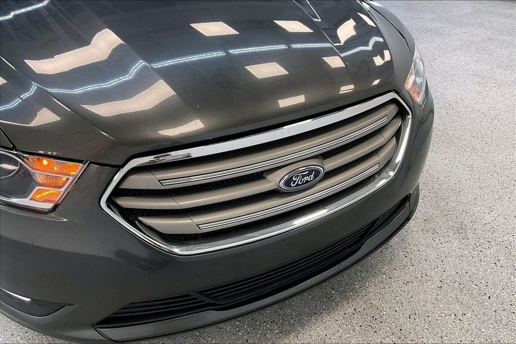 2017 Ford Taurus SEL