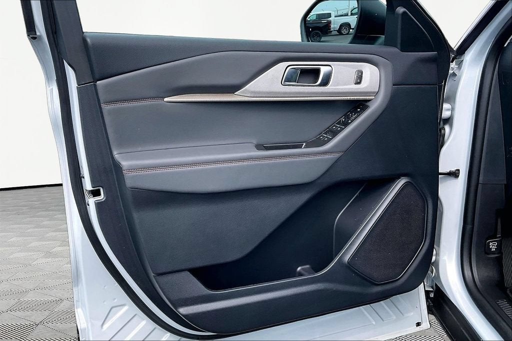2026 Ford Explorer Active w/100A Pkg