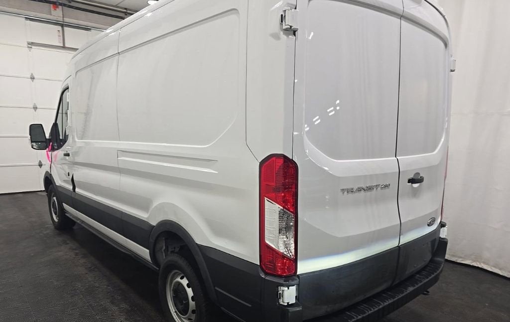 2023 Ford Transit Cargo Van T250 MD RF RWD