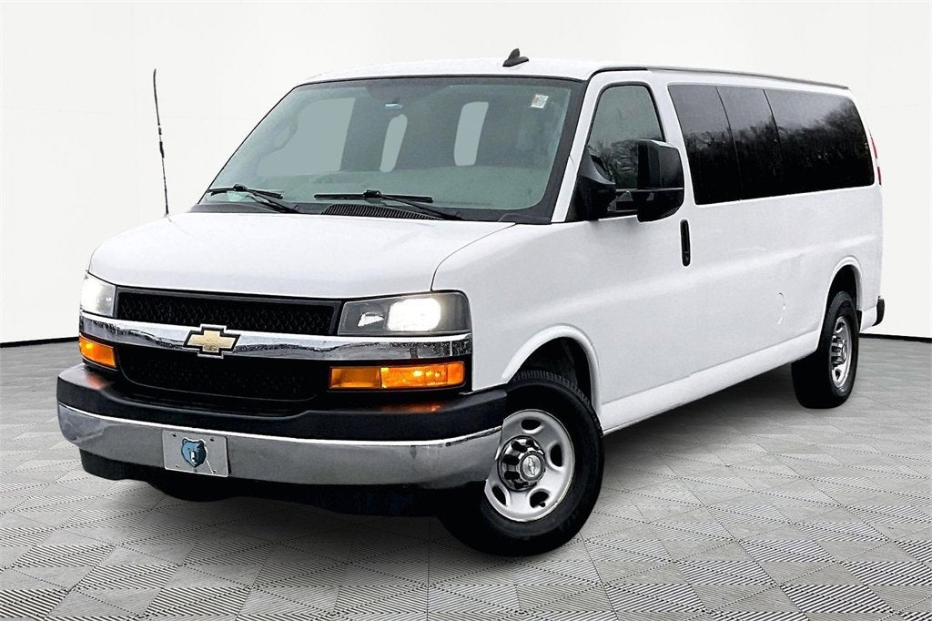 2018 Chevrolet Express Passenger 3500 LT