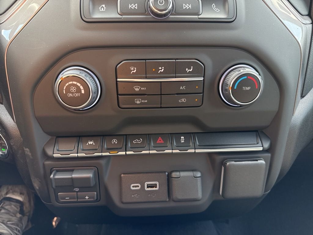 2025 Chevrolet Silverado 1500 Custom