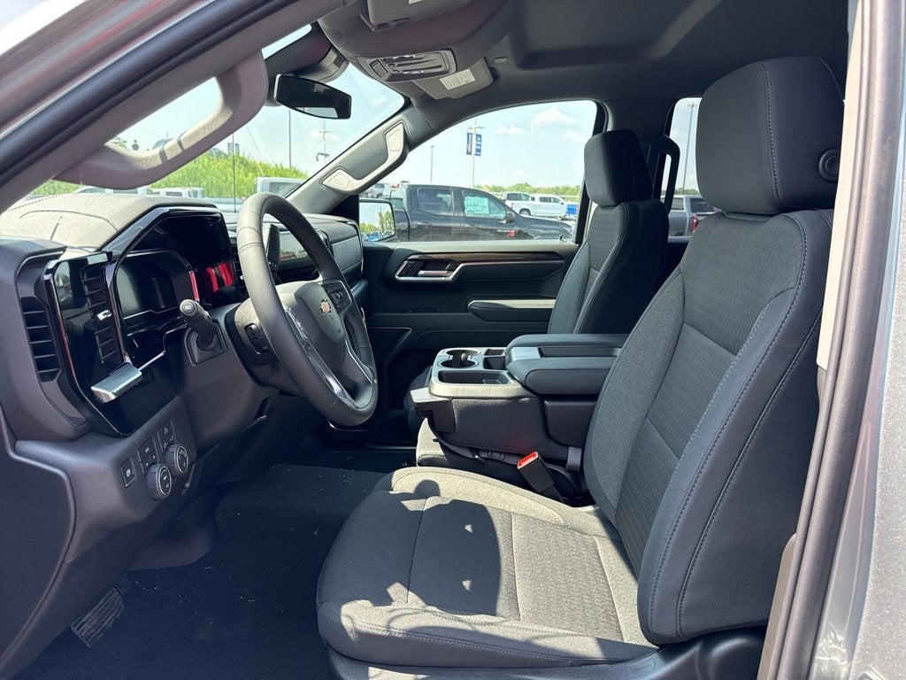 2025 Chevrolet Silverado 1500 LT (2FL)