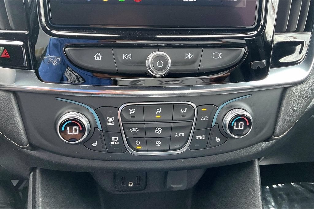 2023 Chevrolet Traverse LT Leather
