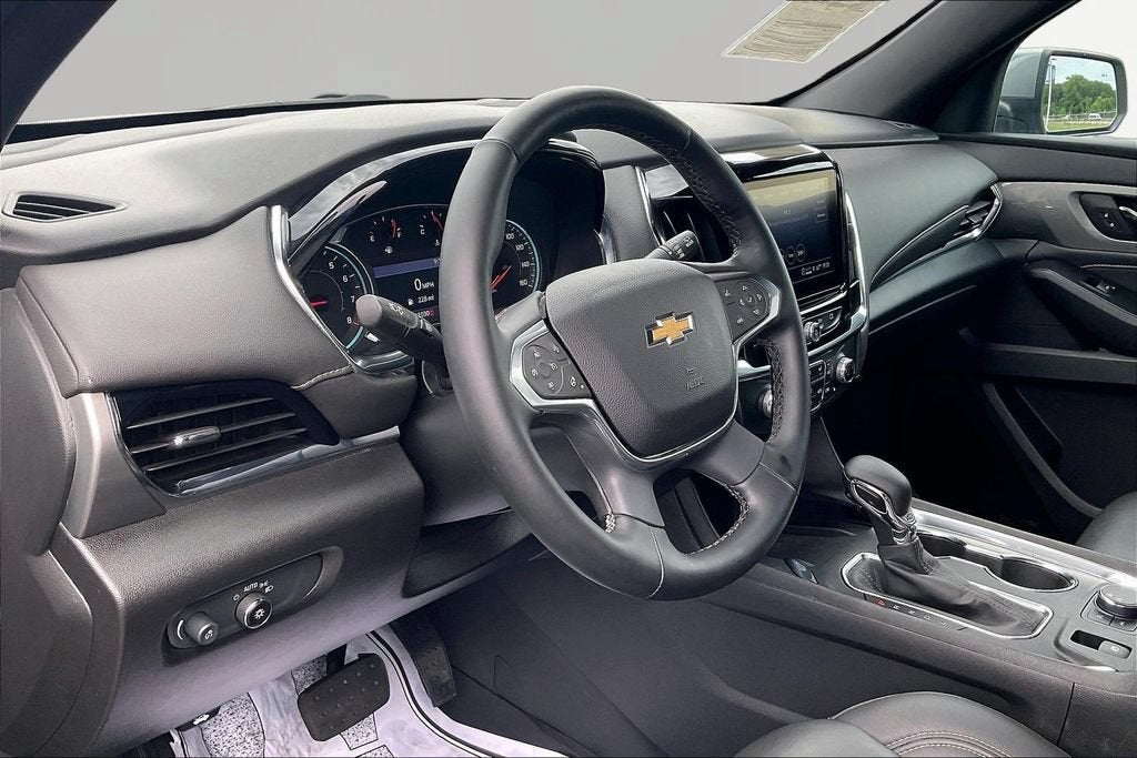 2023 Chevrolet Traverse LT Leather