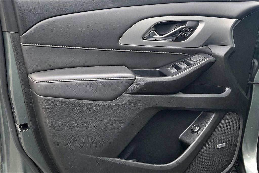 2022 Chevrolet Traverse LT Leather