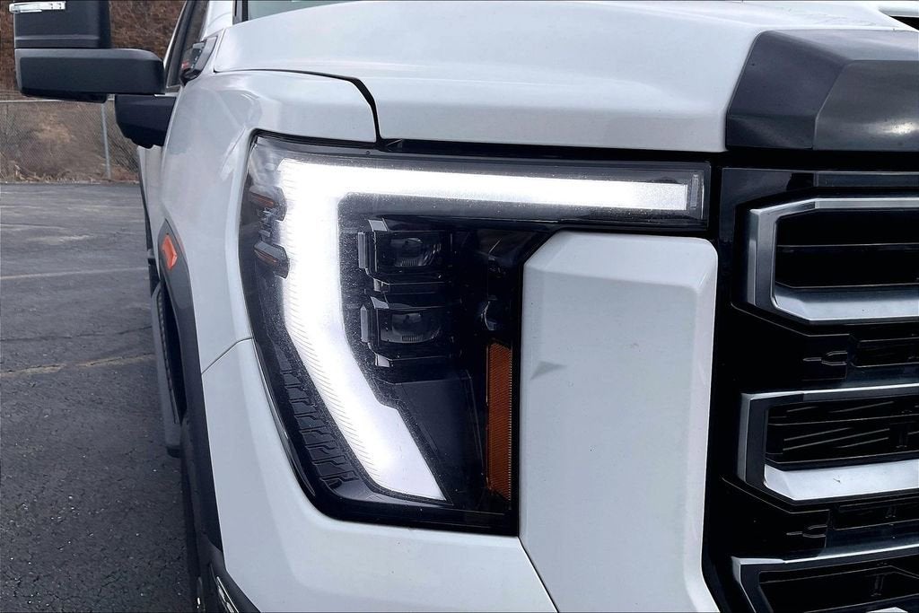 2025 GMC Sierra 3500 HD AT4