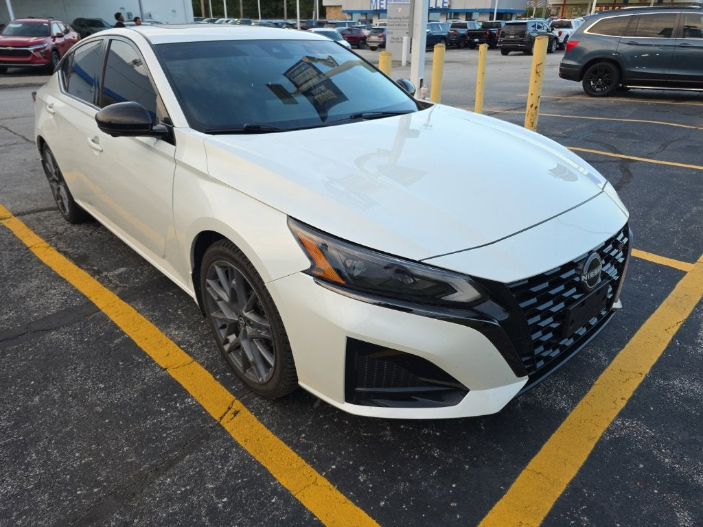 2023 Nissan Altima 2.0 SR
