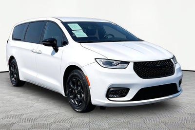 2024 Chrysler Pacifica Hybrid S Appearance Pkg
