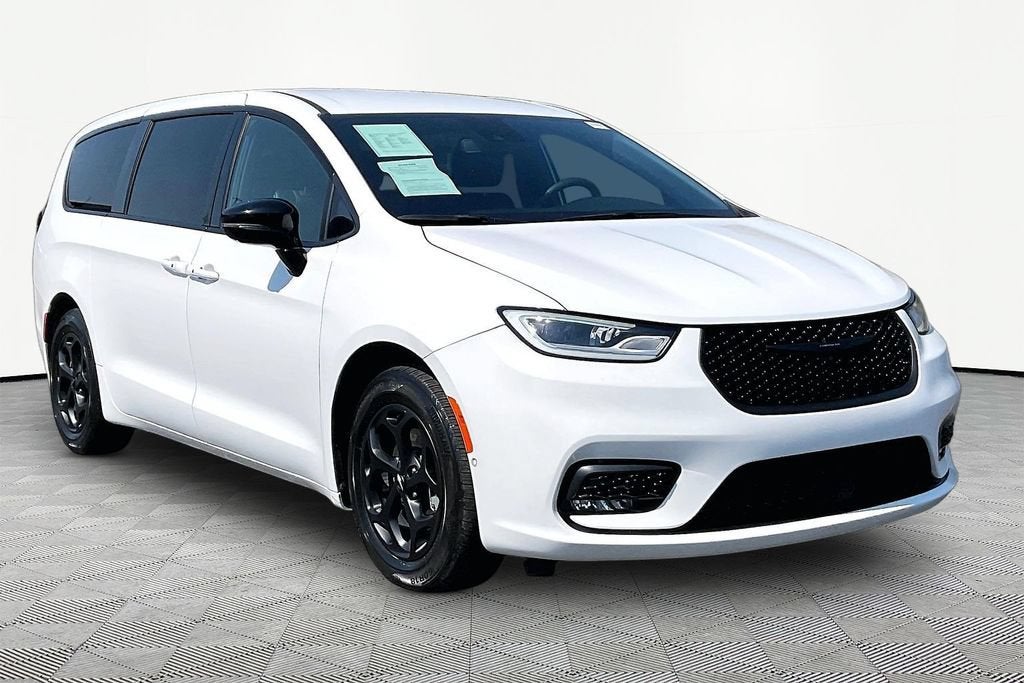 2024 Chrysler Pacifica Hybrid S Appearance Pkg