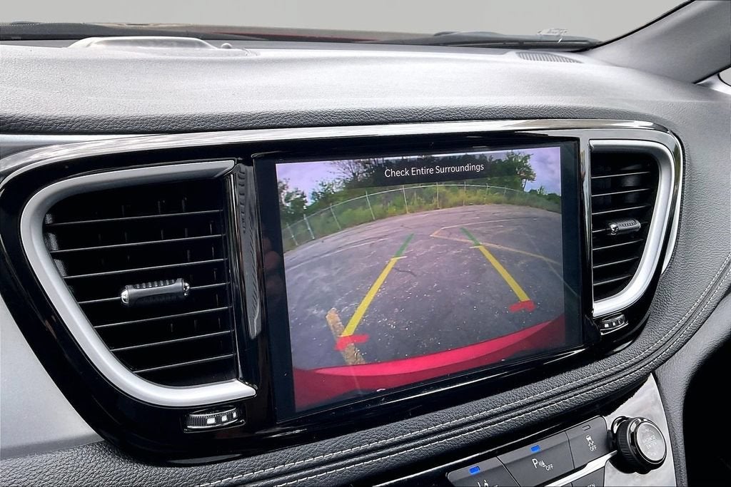 2025 Chrysler Pacifica Hybrid Premium S Appearance Pkg