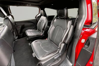 2025 Chrysler Pacifica Hybrid Premium S Appearance Pkg