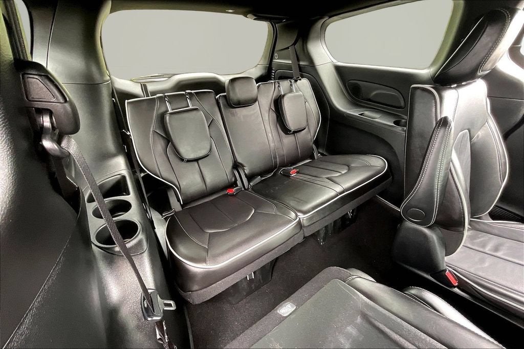 2025 Chrysler Pacifica Hybrid Premium S Appearance Pkg
