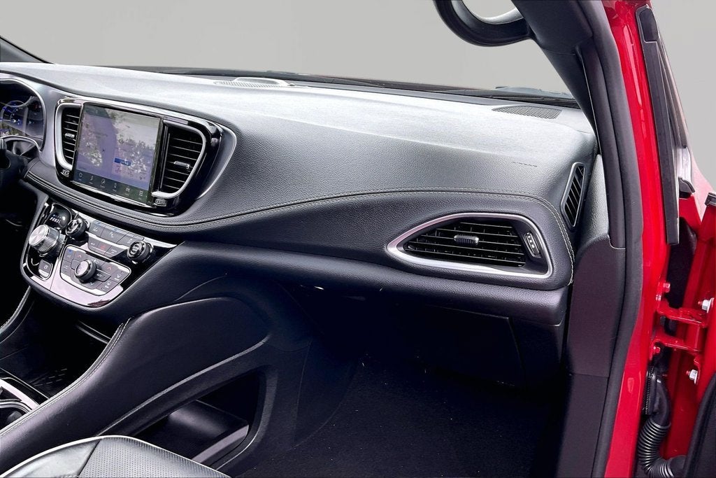 2025 Chrysler Pacifica Hybrid Premium S Appearance Pkg