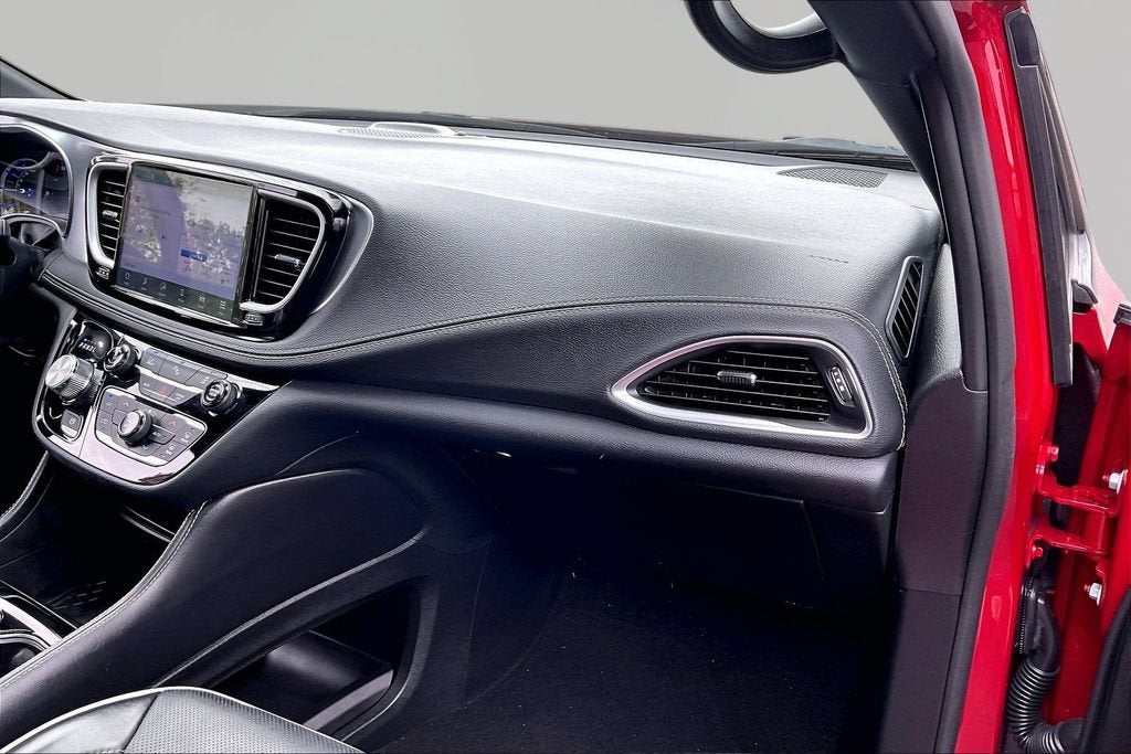 2025 Chrysler Pacifica Hybrid Premium S Appearance Pkg