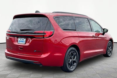 2025 Chrysler Pacifica Hybrid Premium S Appearance Pkg