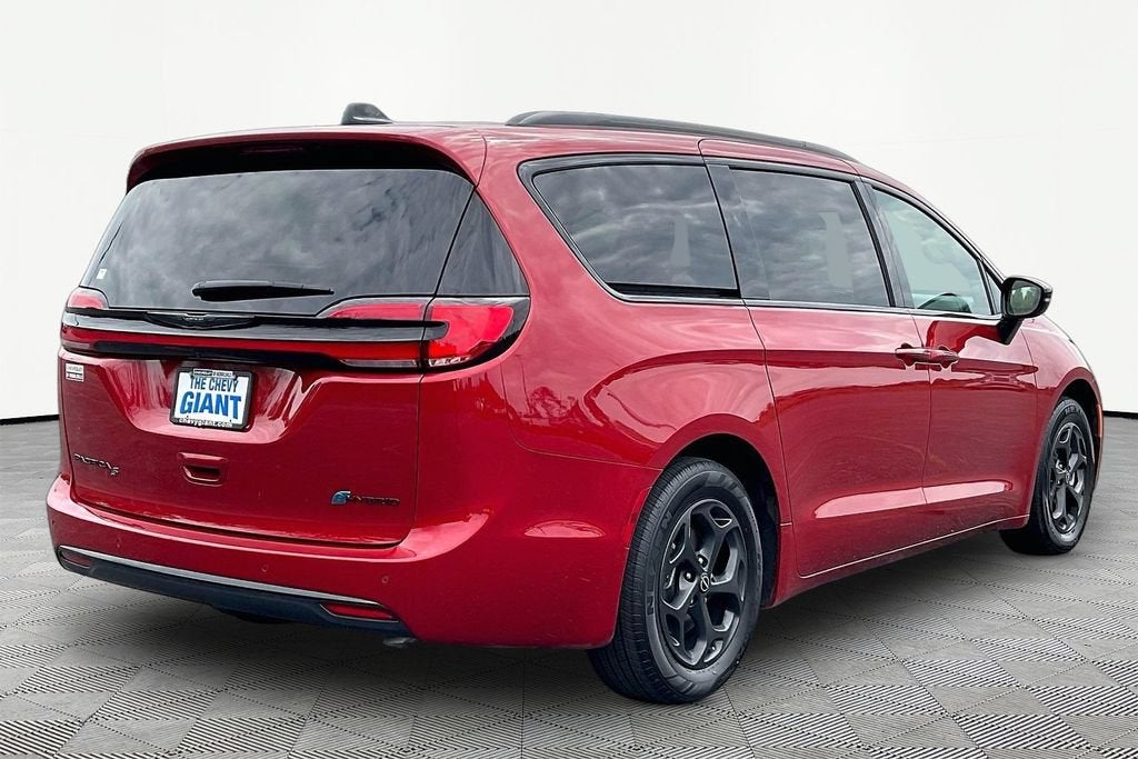 2025 Chrysler Pacifica Hybrid Premium S Appearance Pkg