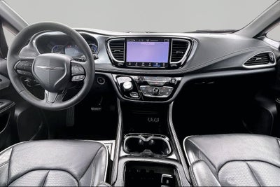 2025 Chrysler Pacifica Hybrid Premium S Appearance Pkg