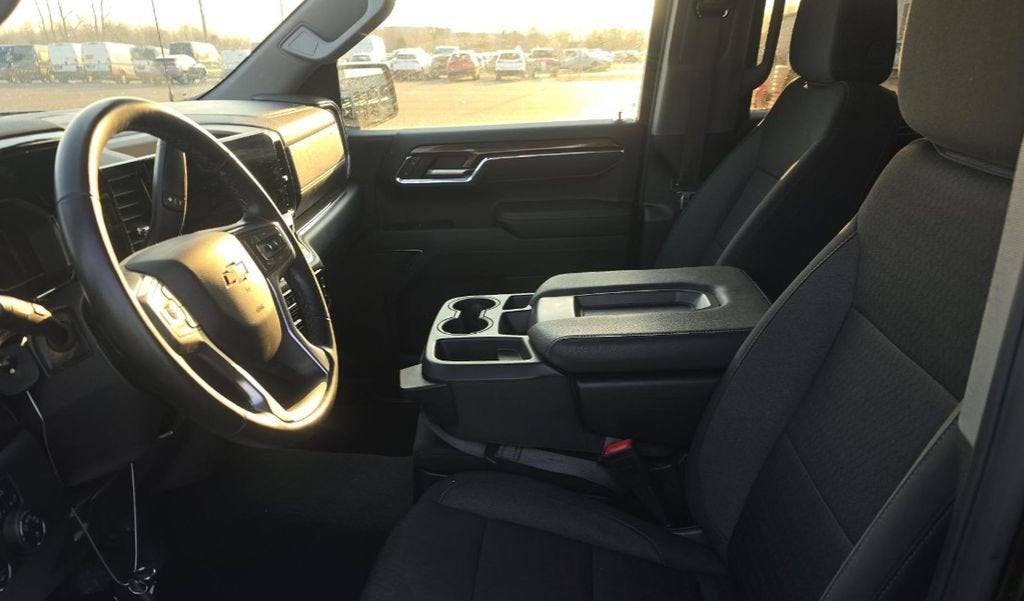 2024 Chevrolet Silverado 1500 LT (2FL)