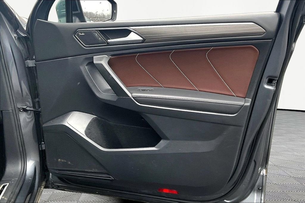 2022 Volkswagen Tiguan SEL R-Line