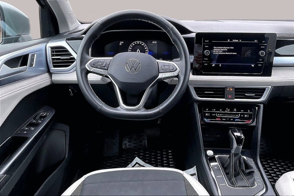 2025 Volkswagen Taos SE