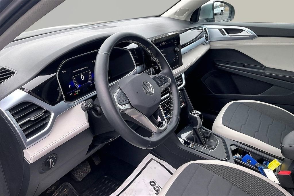 2025 Volkswagen Taos SE