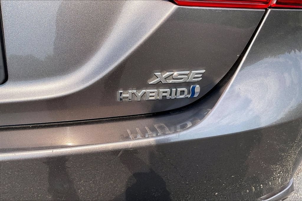 2021 Toyota Camry Hybrid XSE
