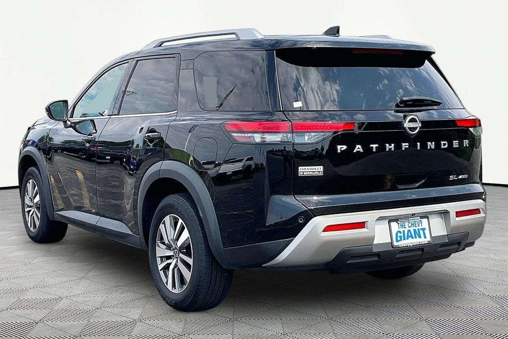 2023 Nissan Pathfinder SL