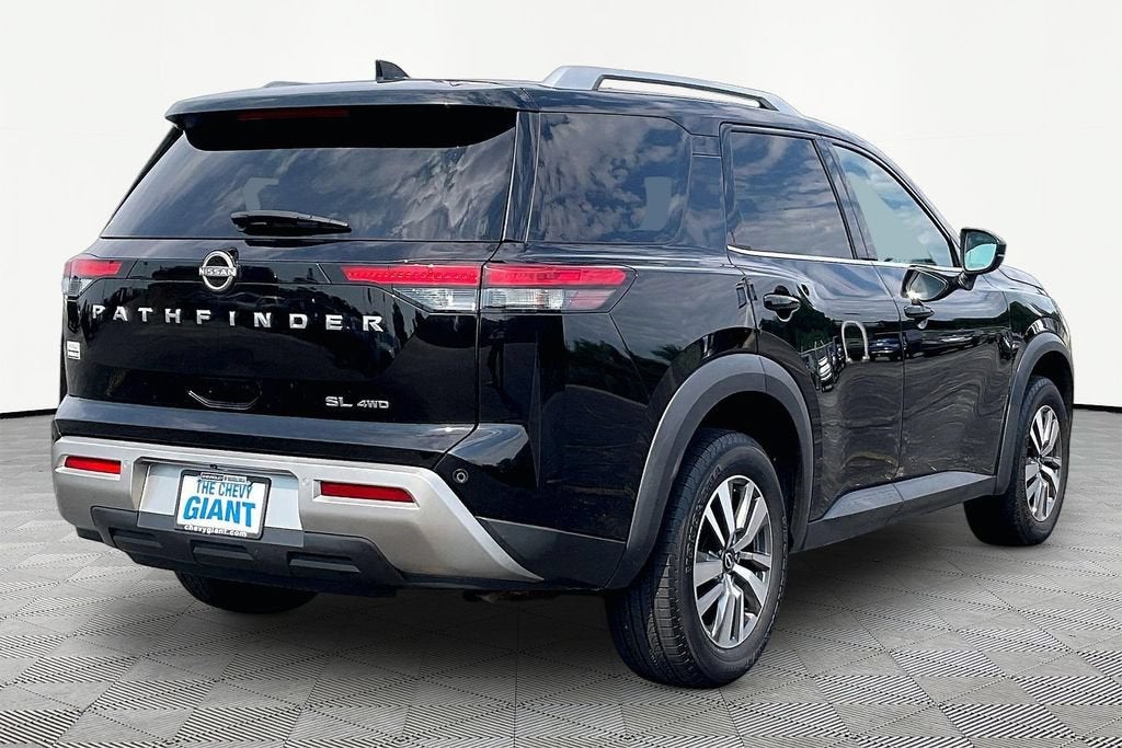 2023 Nissan Pathfinder SL