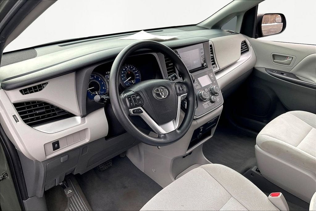 2020 Toyota Sienna L