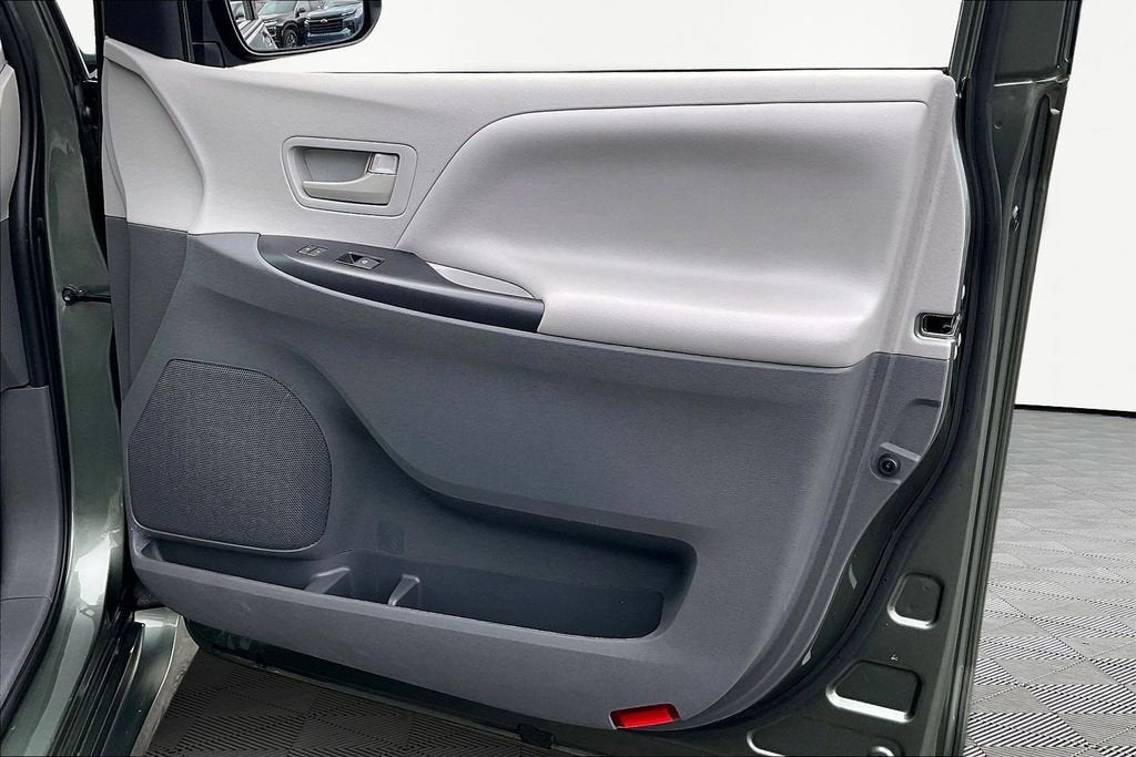 2020 Toyota Sienna L