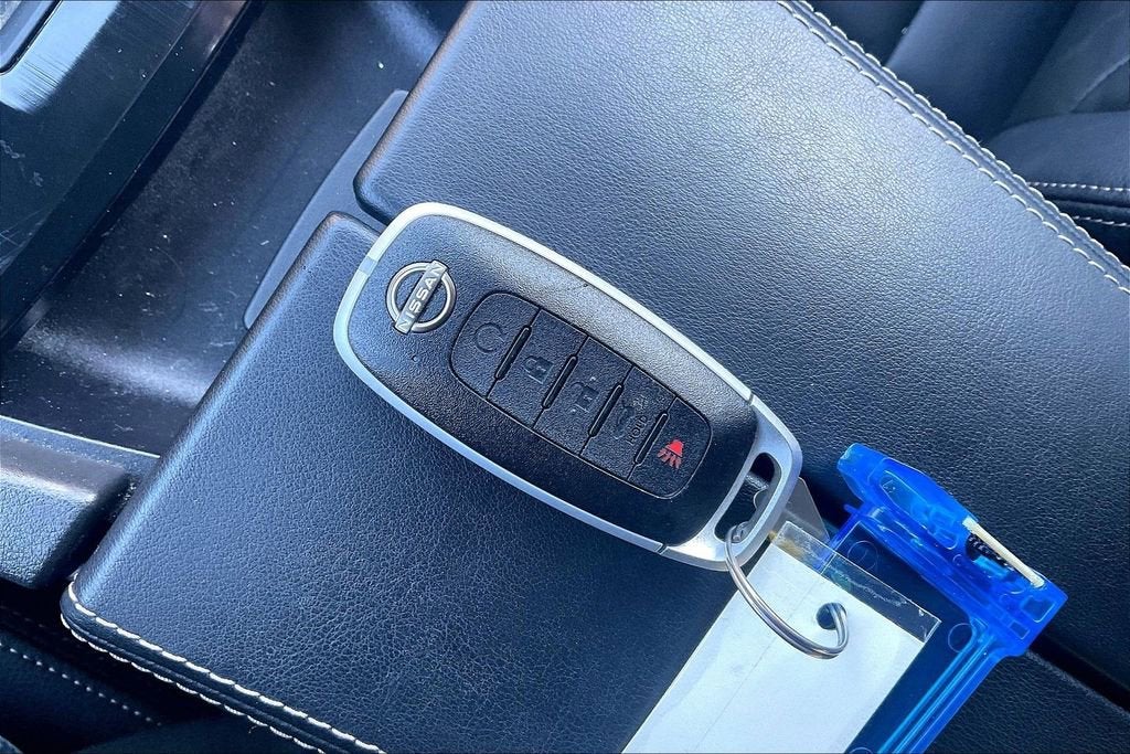 2025 Nissan Rogue SL