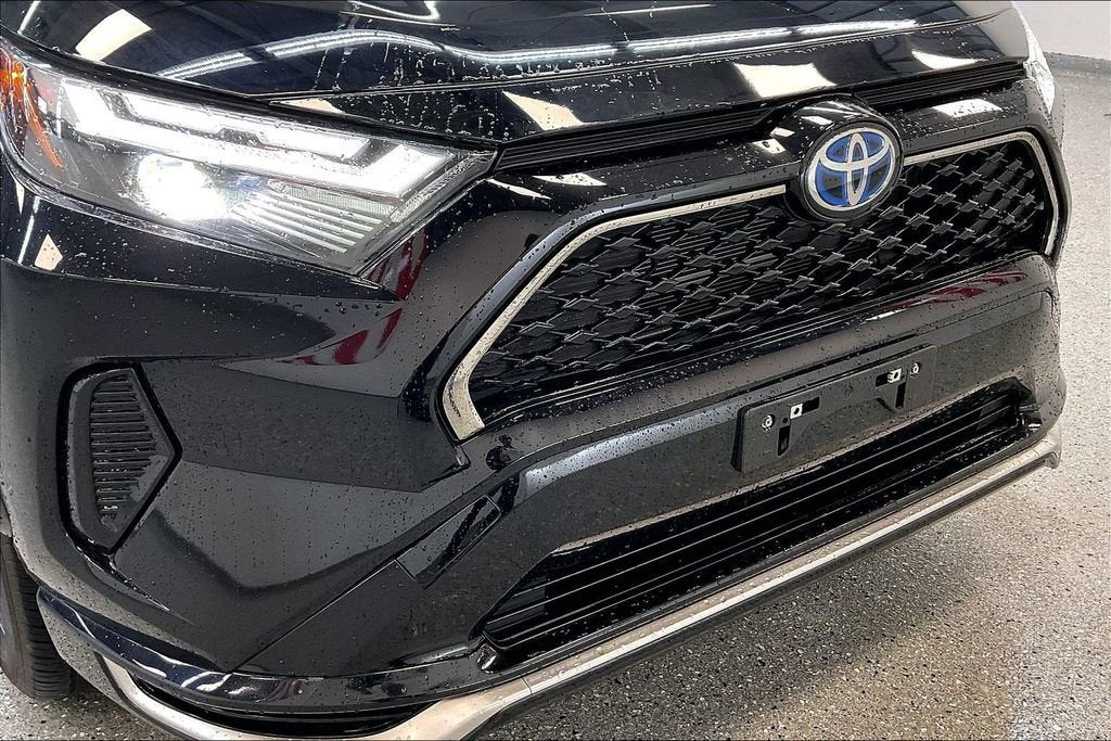 2024 Toyota RAV4 Prime SE