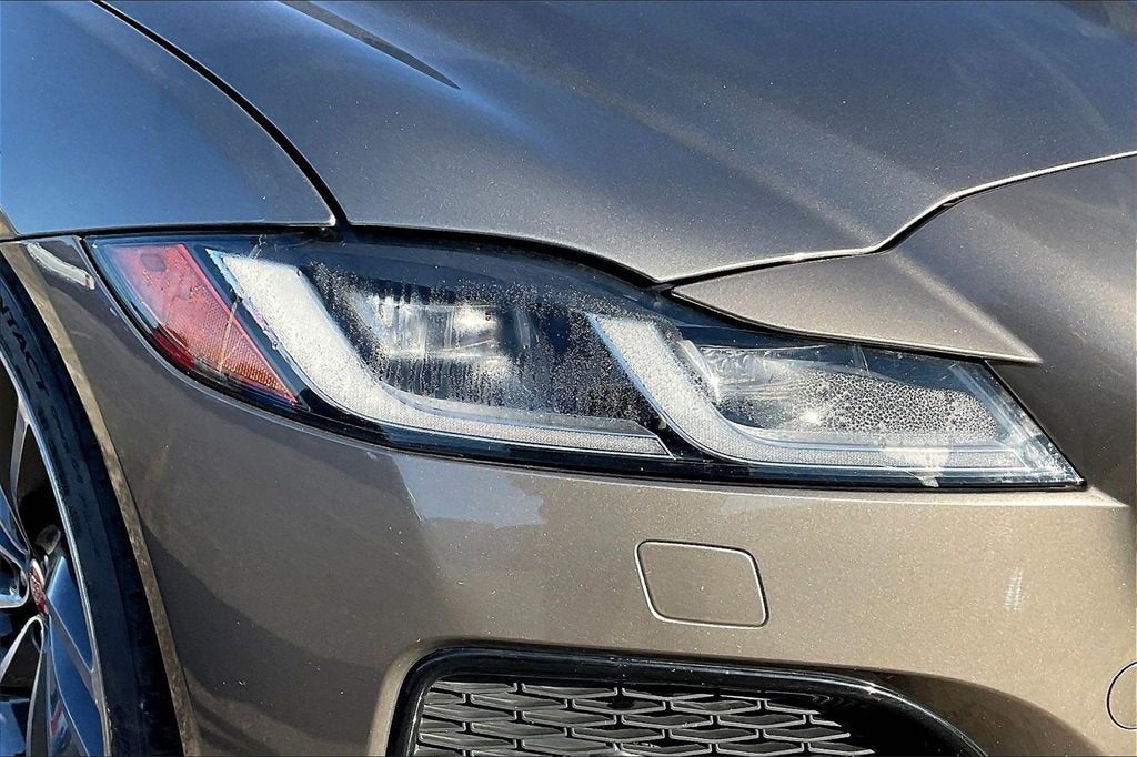 2022 Jaguar XF R-Dynamic SE