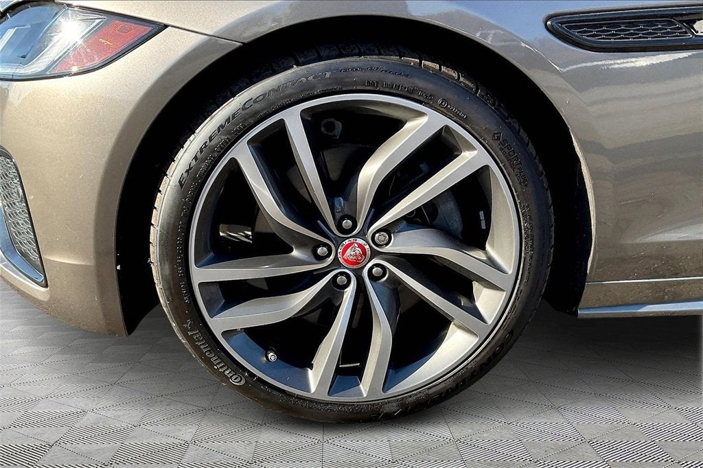 2022 Jaguar XF R-Dynamic SE