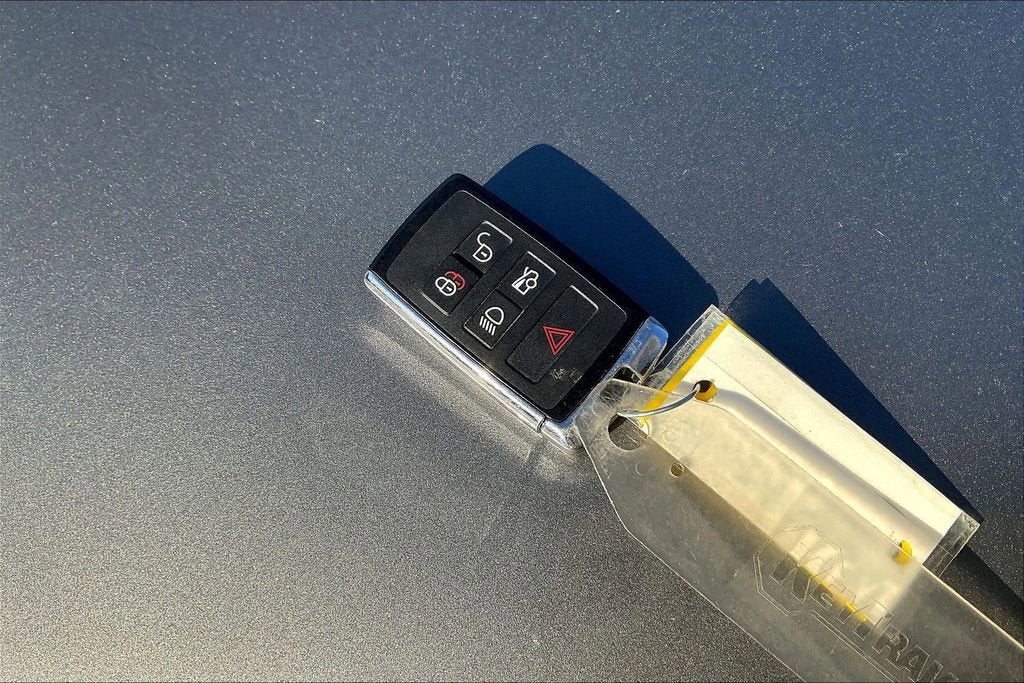 2022 Jaguar XF R-Dynamic SE