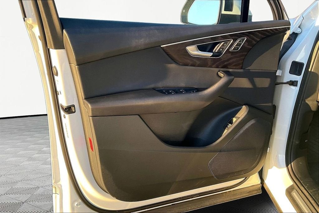 2023 Audi Q7 Premium