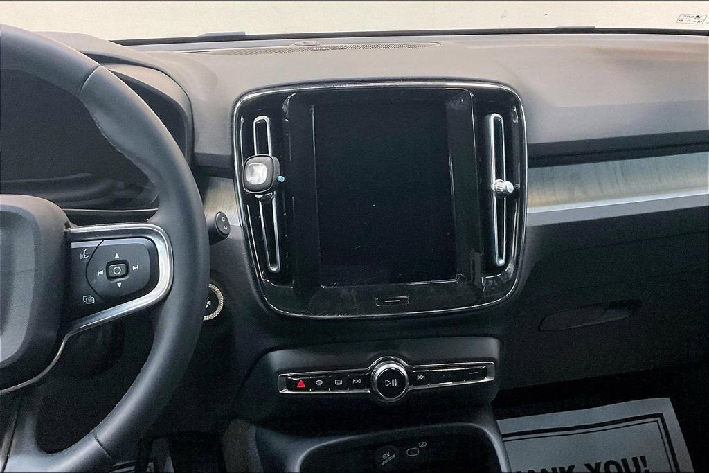 2024 Volvo XC40 Ultimate Dark Theme