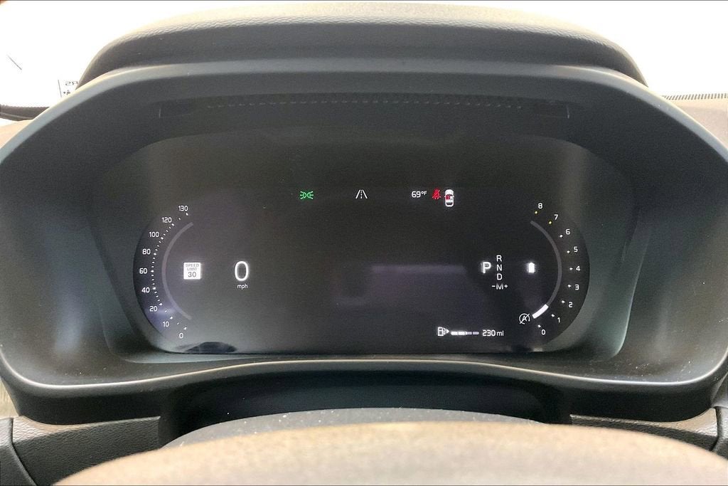 2024 Volvo XC40 Ultimate Dark Theme