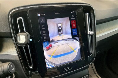 2024 Volvo XC40 Ultimate Dark Theme