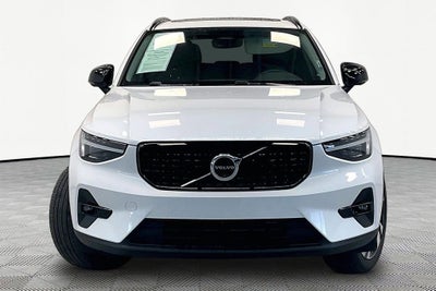 2024 Volvo XC40 Ultimate Dark Theme