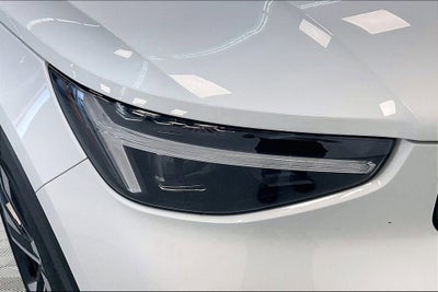 2024 Volvo XC40 Ultimate Dark Theme